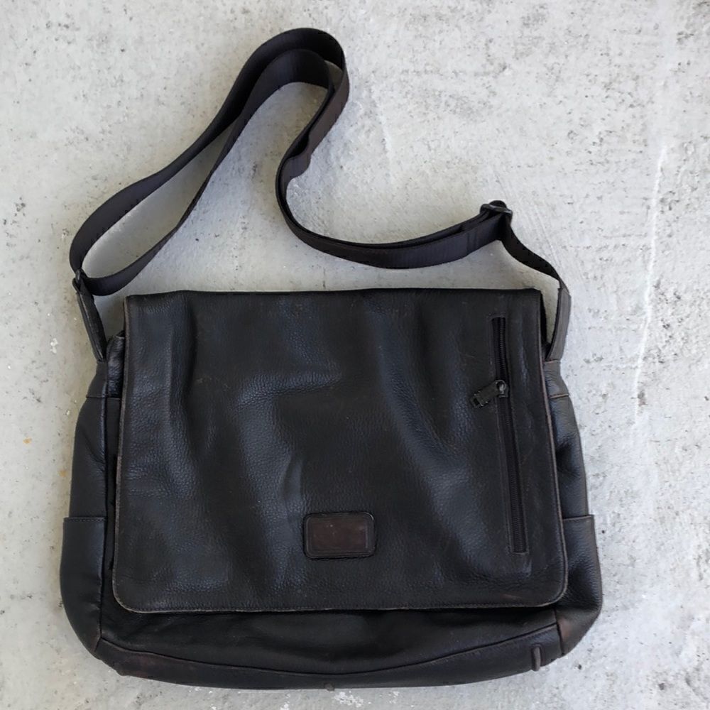 Tumi  Messenger  bag